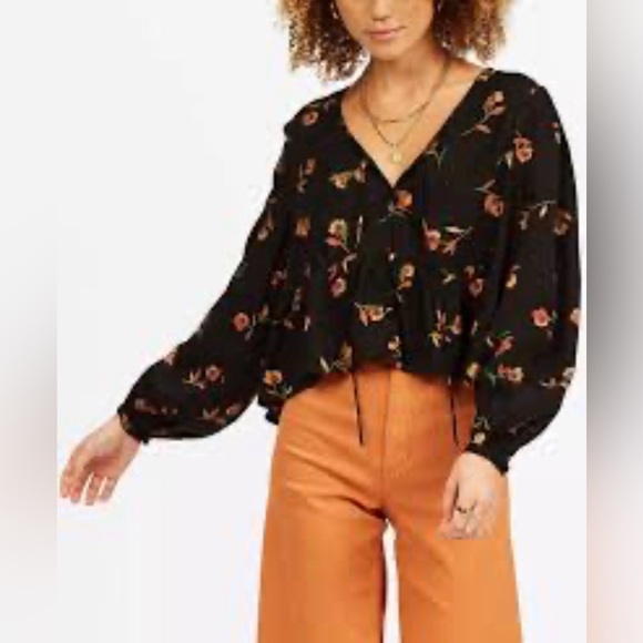 Billabong Tops - Billabong Dark Floral Flounce Long Sleeve Peasant Top L